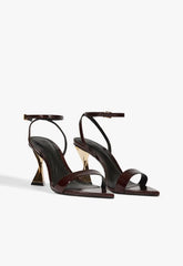 Elisha Sandal