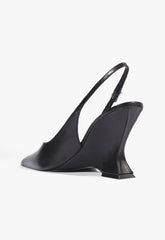 Siena Buckle Leather Pump