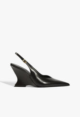 Siena Buckle Leather Pump
