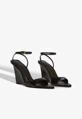 Elodie Sandal