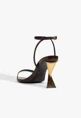 Elisha Sandal